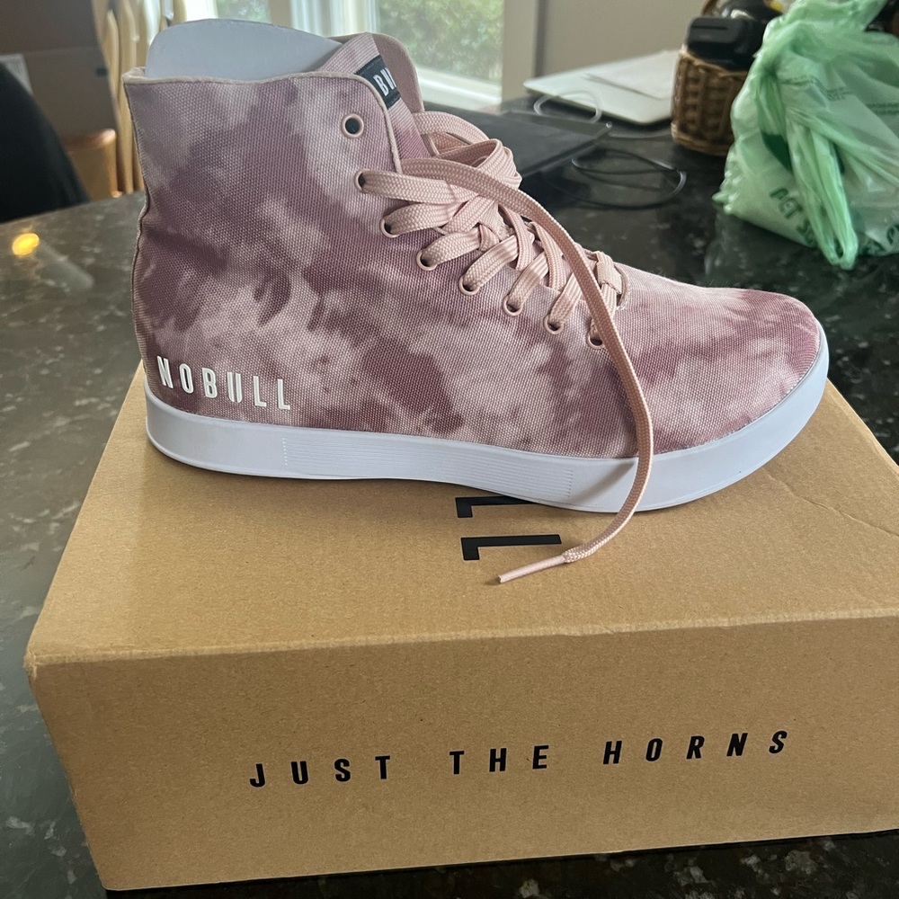 NoBull Canvas Trainer High-top - NWT - NEVER WORN. With box